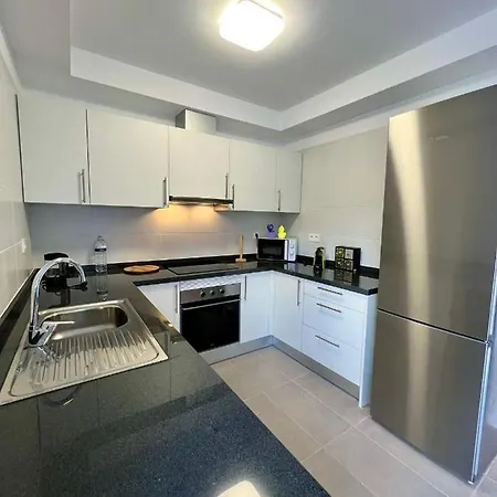 Adosado 아파트 엘메다노